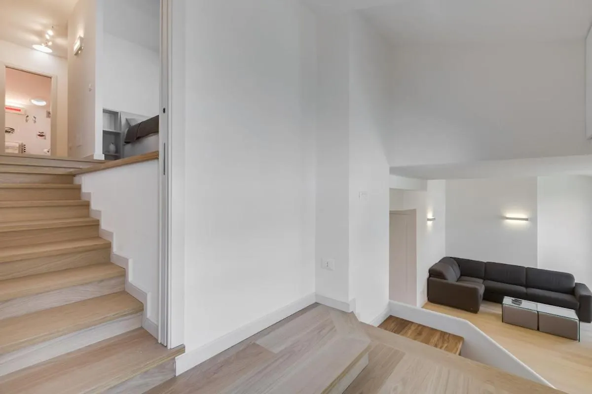 Roma City Suite With Parking - Villa Borghese 0*,  Italia
